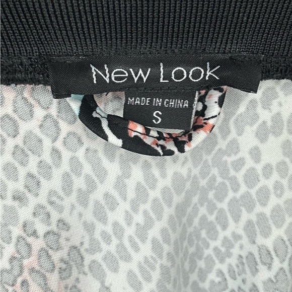 Unique multi-colored snake skin design jacket - Picture 7 of 7